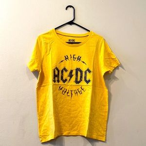 Plus Size Yellow AC DC High Voltage Short Sleeve Crew Neck Band Shirt XXL NWT
